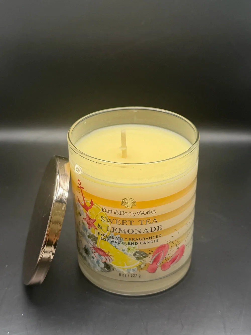 Bath & Body Works Sweet Tea & Lemonade Single-Wick 8 OZ Yellow Striped Candle
